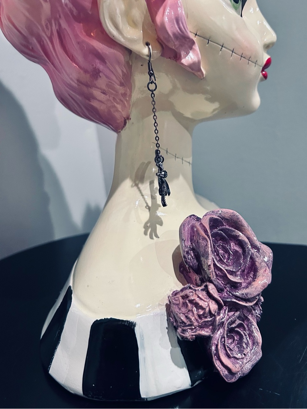 NIB Bella Luxx/December Diamonds Bride of Frankenstein Bust - Picture 10 of 15